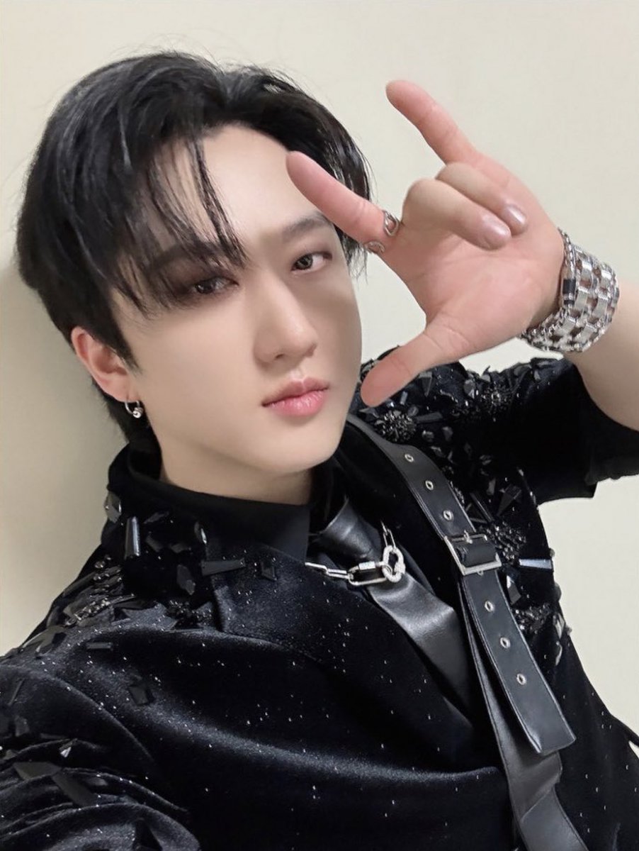 seochangbinpics's tweet photo. MY LOVE https://t.co/QnUK4WrhPx
