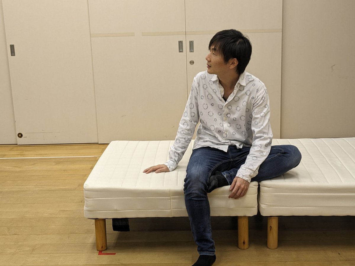 Lumetooo's tweet photo. 【出演者紹介】
一ノ瀬彰役、杉森裕樹さん。

Lumeto劇団員です。
稽古場のムードメーカー。
でも芝居に対する熱はすごい。
今回は性に悩む女性に巻き込まれる役を演じます。
ある意味普通代表です。
普通とは何ぞやという感じですが、変わり者の彼にはなかなかに難しい役のようです。 https://t.co/sDNuQsKAS1