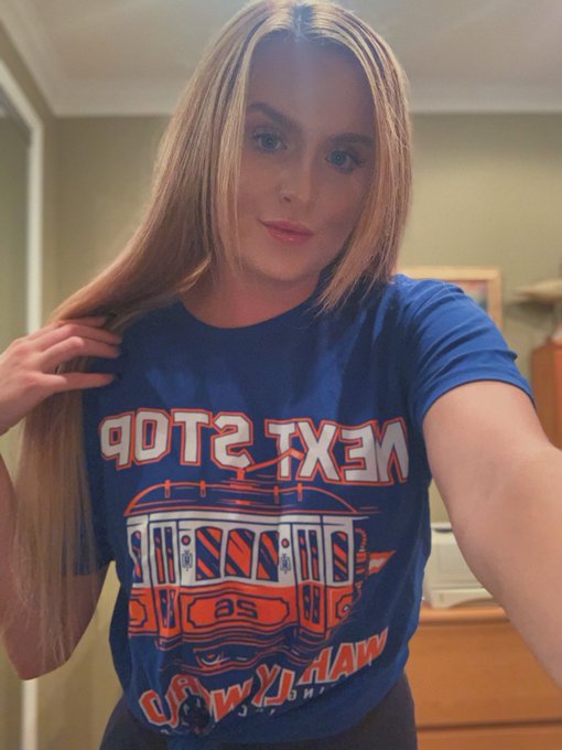 Watch Michael Larkin's leaked NSFW photo on TwXstars