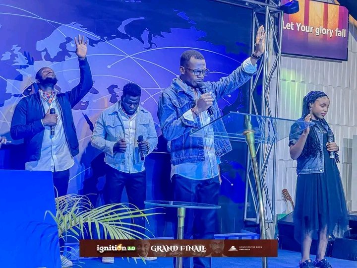 hotrumuahia1's tweet photo. |CALL TO WORSHIP
🎤Like fire, Like rain
Let your glory fall
Let fire, like rain
Let it fall🎶🎶
#Calltoworship
#Ignition3
#Unstoppable
#Day8
#Hotrumuahia
#hotr
#Hotronline https://t.co/YZ7AnsQP4e