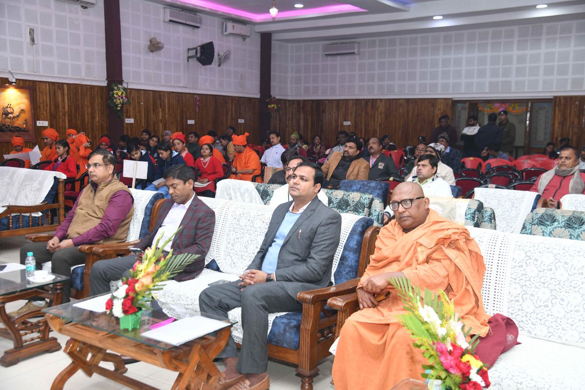 DRMPKIR23's tweet photo. 🌟 National Youth Day Celebration at Kosi Officers Club: Swami Maheshwarnand, ADRM/KIR, DRM/KIR, and Sr. DPO Atul Kumar Mishra shared insightful thoughts. Swami Maheshwarnand added a spiritual touch. HM/BMRSS/SGUJ added finesse. 🏆 Winners celebrated! 🎢 #NationalYouthDay 🌈 https://t.co/ir6mPigMIB