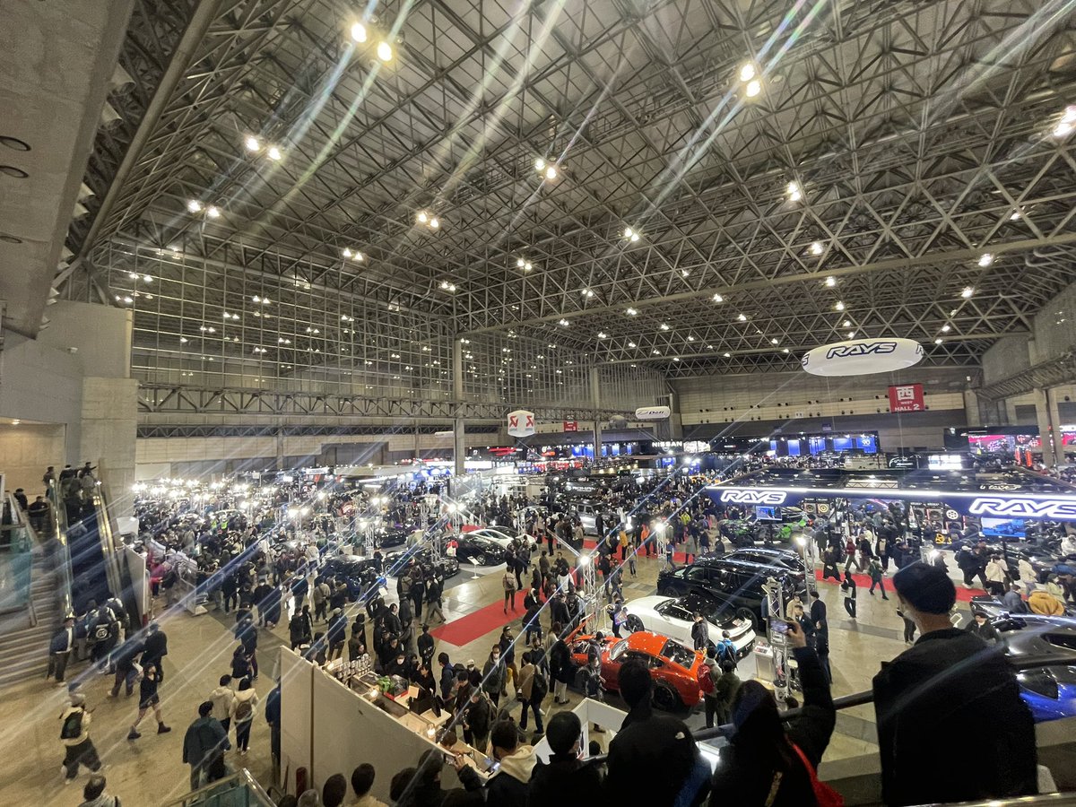 Idiotkoudai's tweet photo. 昨日の金髪外国人お姉さんのウインクにやられました。 https://t.co/hNqLdFmudw