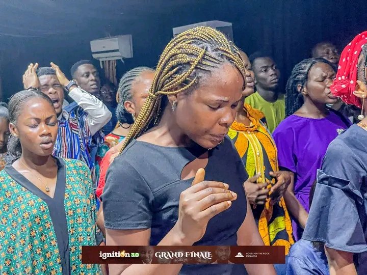 hotrumuahia1's tweet photo. |WORSHIP|
🎤I worship You in the beauty of holiness
I lift my hands to You
For You are my righteousness
You are royalty
So I hail You King of kings
Your majesty, Your majesty
I reverence You🎶🎶
#Worship
#Ignition3
#Unstoppable
#Day8
#Hotrumuahia
#hotr
#Hotronline https://t.co/f1qzfLsq1I