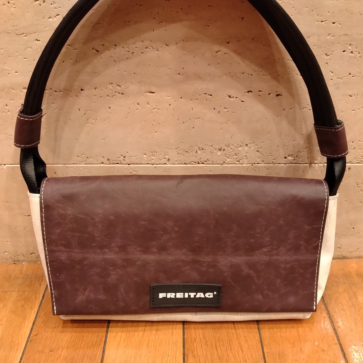 tsuyogoro527's tweet photo. FREITAG F71 LAURA
#frtg #freitag #freitaglab
#f71 #laura
#フライターグ
#ローラ https://t.co/mwmEf654hq