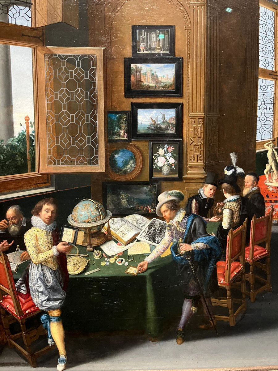 umbrawolves's tweet image. London Art Gallery ###
People without artistic talent are amazed by paintings for the first time 😇😇😇