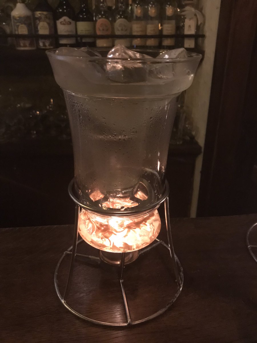hisashiasakura8's tweet photo. 行きつけのBar(@BarBandF )の
バーテンダーさんがWoodFord Japanの
ｵｰﾙﾄﾞﾌｧｯｼｮﾝ コンペに出場されるため
試作品をいただきました。

"Old Talisman"テーマが"呪術、儀式"
ｳﾗﾇｽとﾈﾌﾟﾁｭｰﾝの話してたタイミングで
Talismanて。。。 https://t.co/SVdcaQRmVi