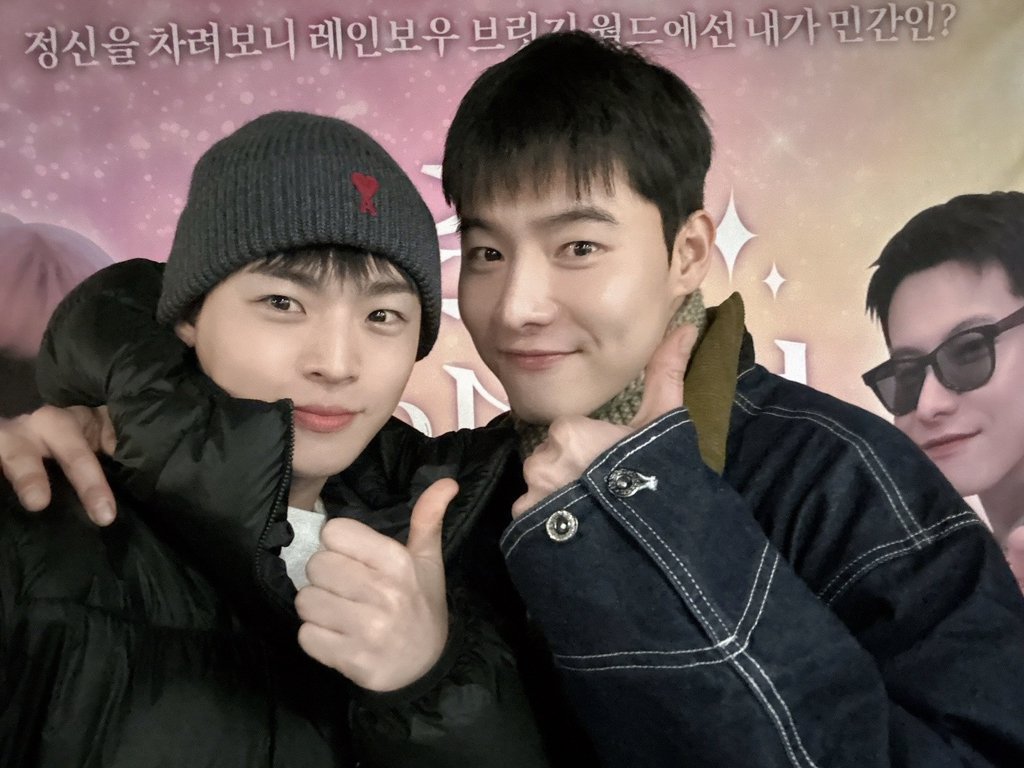 ㅎㅏ..... 얼굴 진짜 개큰구매요 ༼;´༎ຶ ۝༎ຶ`༽