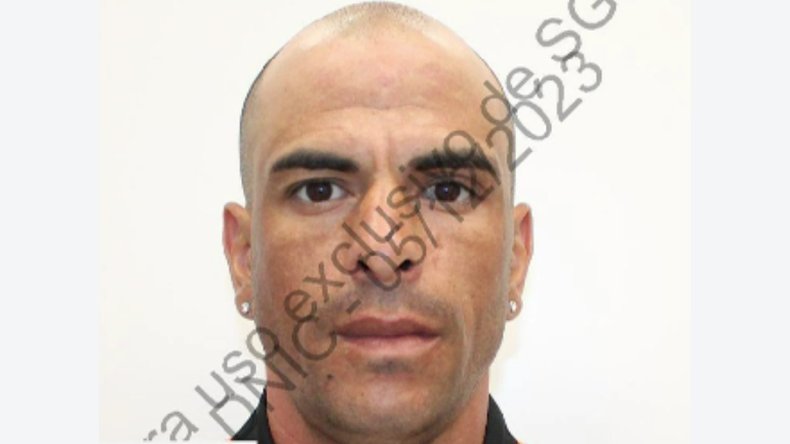 cabezamartini's tweet photo. 🔴🔴🔴 Fue capturado Claudio Cancelo, el principal sospechoso del triple asesinato en Estación Floresta. Fue interceptada una llamada suya en El Guardián. Lo capturaron en Malvín Norte. https://t.co/qYNNv0yBy9