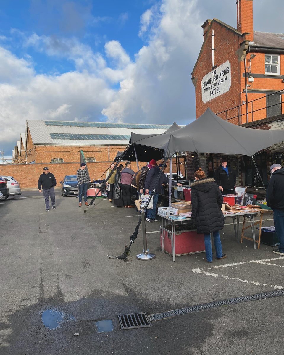 moonfacerecords's tweet photo. Underway at the #craufordarms #recordfair #miltonkeynes https://t.co/OhTAgwHm3P