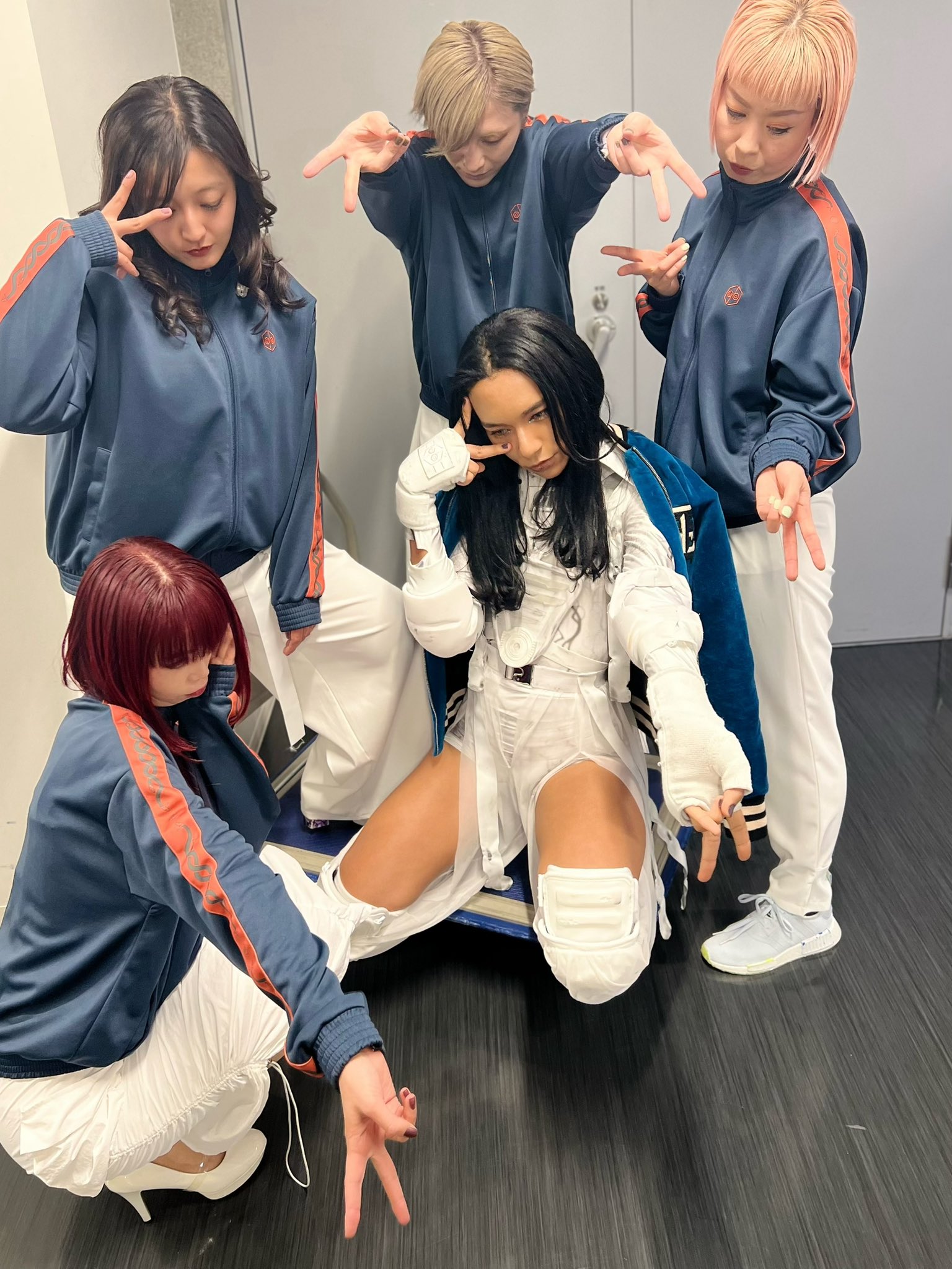 ☆ 女王蜂 ジャージ 上 Lサイズ 新品未使用 ☆ SALE]qb Luxury Track Jacket＆Pants | ソニーミュージック公式