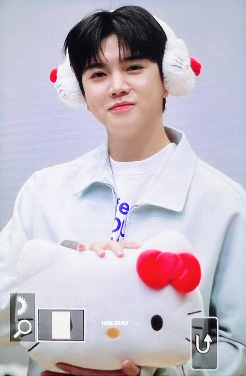 1103holiday's tweet photo. 240114 (키티)얼굴안보인다고 까불었다가 키티엔딩.....민기야 미안 
#렌 #최민기 #REN #CHOIMINGI https://t.co/pEEPFy2qOZ