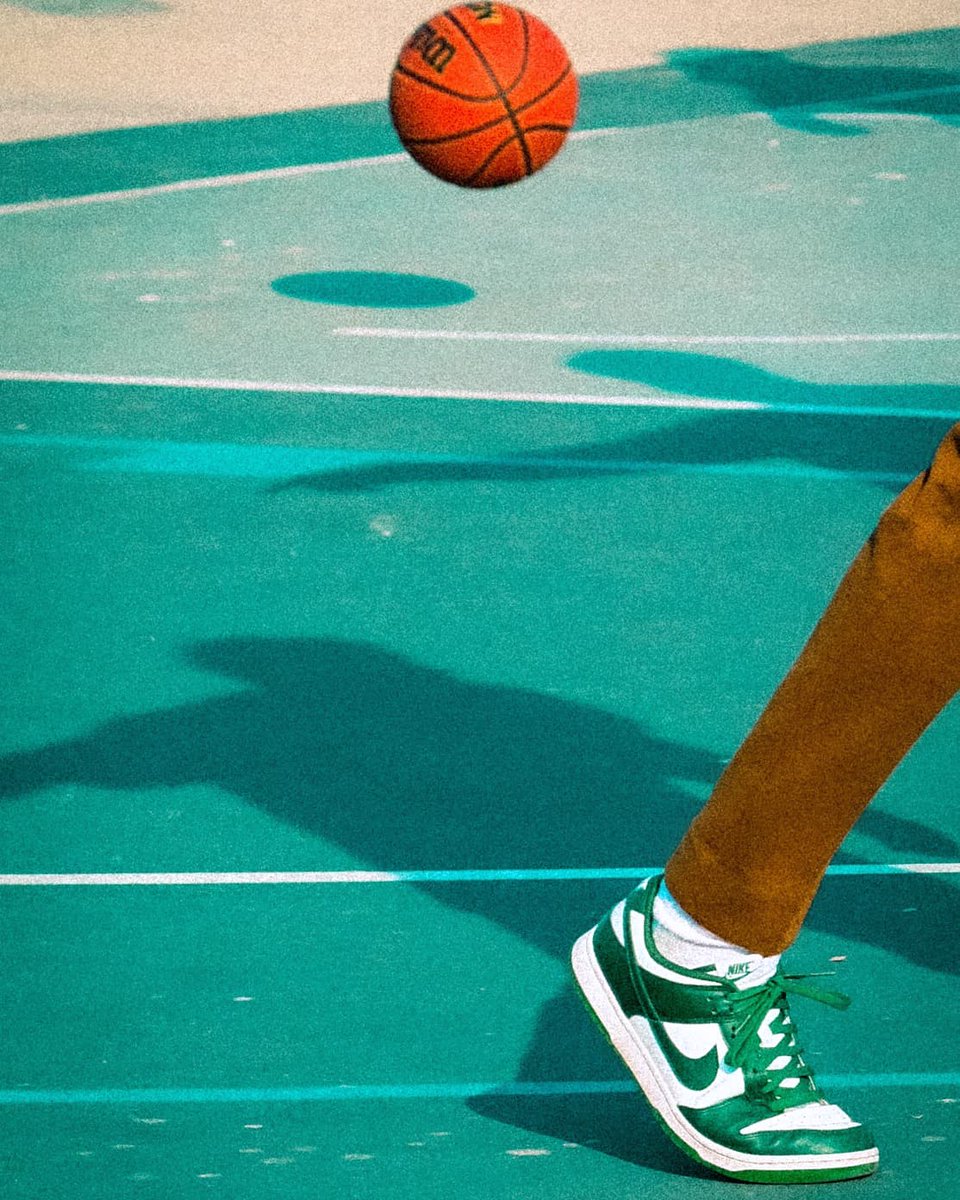 Just do it. Or don't. Whatever you feel like doing is fine. 

#basketball #streetphotography #LosAngeles