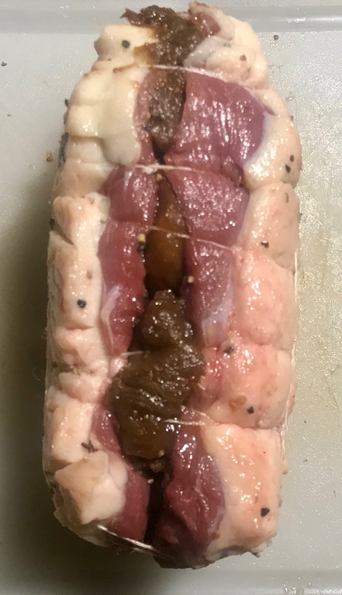 Cathare111's tweet image. #Narbonne 

Aujourd’hui c’est Magret de #canard
Aux #figues 😉 
Bon Appétit les Pitchous 😘
#vin du jour une belle Marquise 😁
Pompadour 2021 
SCV Castelmaure 🍷