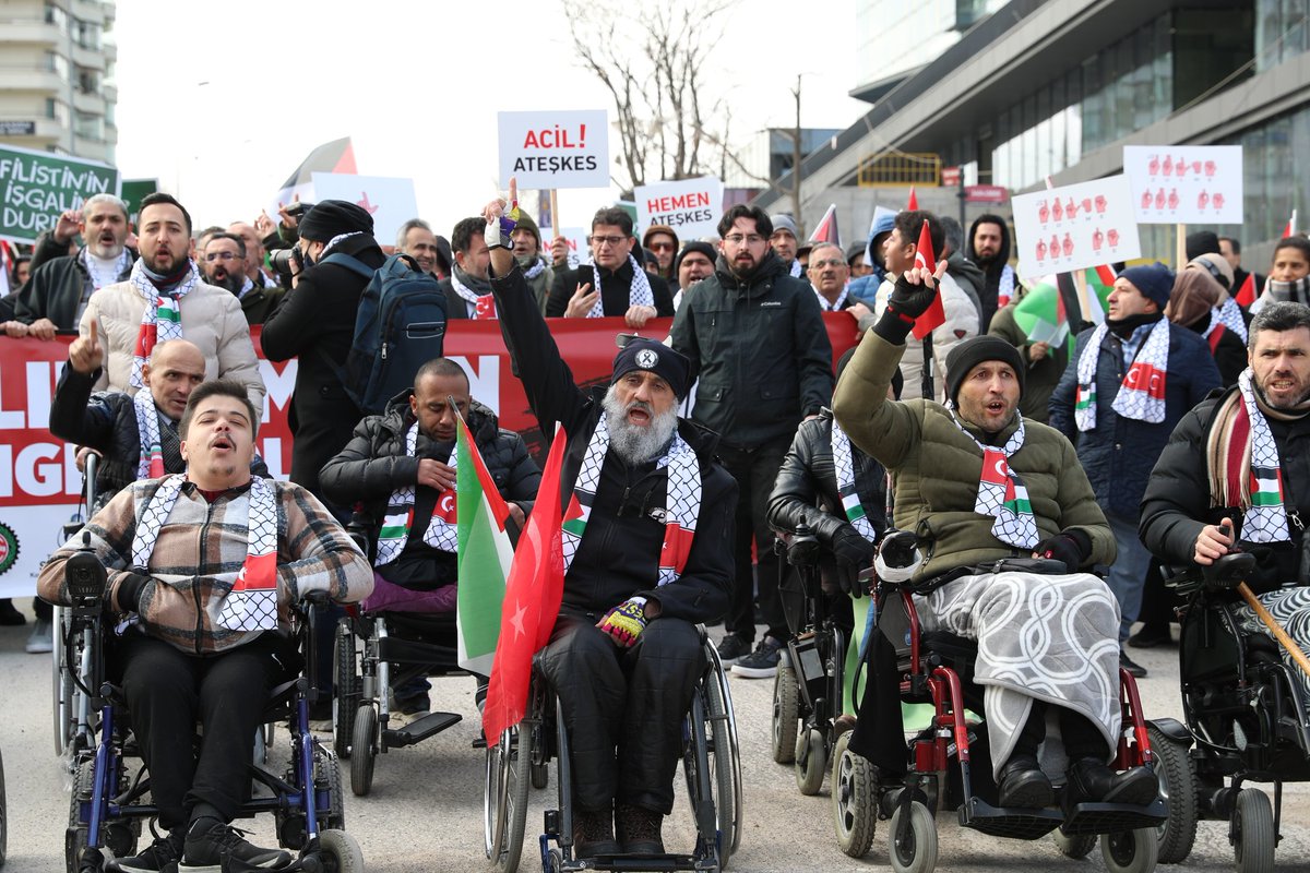 TSKonfederasyon's tweet photo. Filistin'deki katliama tepki gösterdik.

Ankara ABD Büyükelçiliği önünde "Şehitlerimize Rahmet, Filistin'e Destek, İsrail ve Yandaşlarına Lanet" dedik.

“Kahrolsun PKK, Kahrolsun ABD, Kahrolsun İsrail”

“Şehitler Ölmez, Vatan Bölünmez”

#İnsanlıkÖlmesinPlatformu
@destekfilistine https://t.co/sp1Kc01AcA