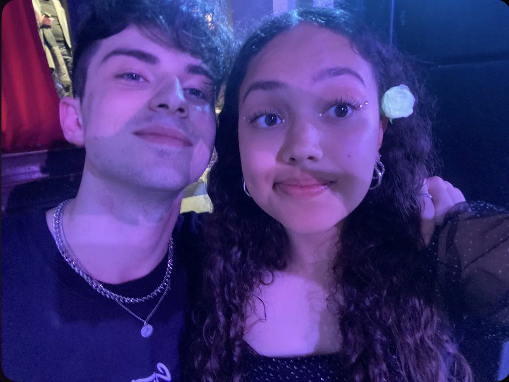 occhidiamelie's tweet photo. tantissimi auguri a una delle mie persone preferite, 
ti voglio un bene dell’anima 
non cambiare mai 🖤 https://t.co/nxJyoEAlOv