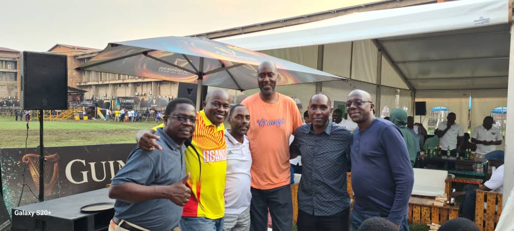 odagacharles's tweet photo. @patrickoyulu @smackists @GuvnorUganda @SmackObs @SMACK_UG @HMV_SMACK A fee #HappyMen at the @TheSMACKLeague this evening. A rare appearance from Uncle Pat (tallest) farmer House prefect of Mugwanya 88/89 @smackists https://t.co/mSw3zhVPfY