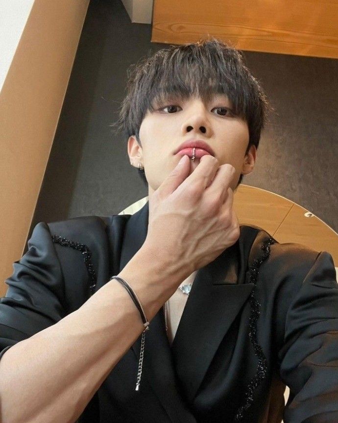TheVirusCity's tweet photo. Hai? https://t.co/Z7aerL0jnV