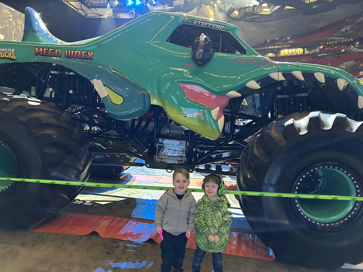 Padgeeliz's tweet photo. Ready for the show at Leeds! #hotwheelsmonstertruckslive https://t.co/9TUS2o4Hk4