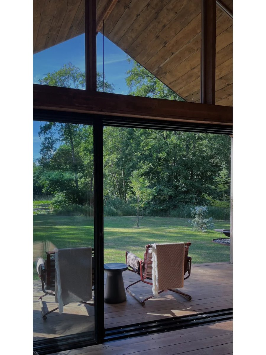 Embracing the unknown with an open heart and a curious mind. Life's journey is full of surprises, let's embrace them all! ✨