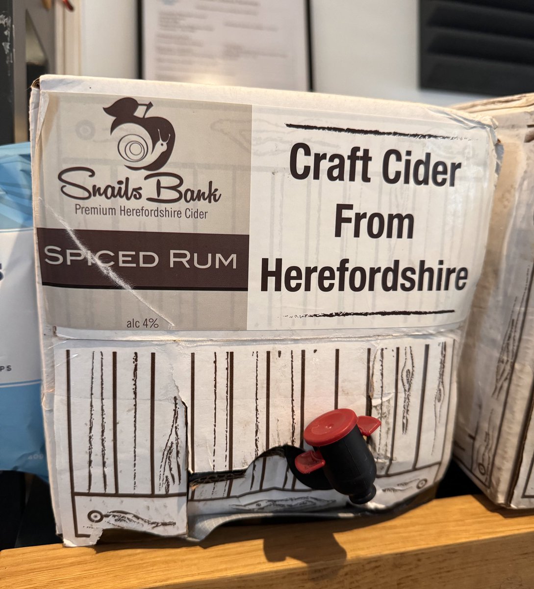 themagnetpub's tweet photo. NEW cider in at The Magnet 🧲

@Snailsbankcider 
• Spiced Rum (4.0%) 🍹 

#magnetcolchester
#colchesterbusiness 
#colchesterpub
#colchester
#essexpub
#snailsbankcider 
#micropub https://t.co/rxryB5D1WF