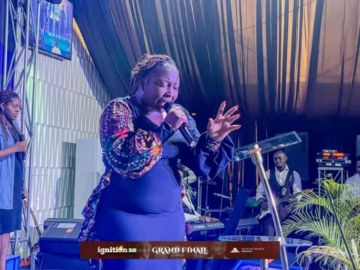 hotrumuahia1's tweet photo. |MINISTER IJEOMA NEWLIGHT|
To the glory of God, there are great voices from this house. Min. Ijeoma Newlight is a great minister in worship and spirit lifting songs.
#IjeomaNewlight
#Ignition3
#Unstoppable
#Grandfinale
#Hotrumuahia
#hotr
#Hotronline https://t.co/uTmhi5pjo4