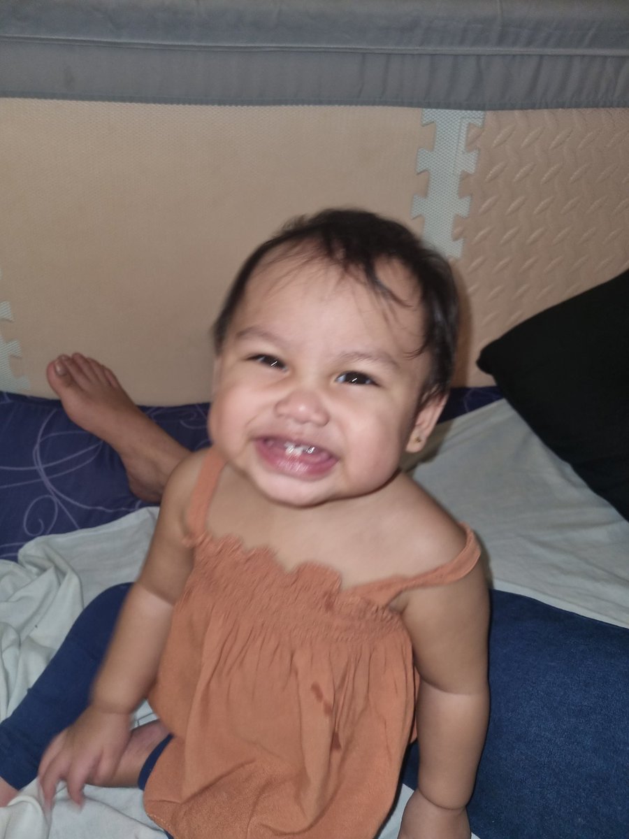 Airaleiah's tweet photo. This babie girl knows how to smile for the camera. And her smile is so cheeky! 

Hay baby loveyou. https://t.co/RLZCVGHpMf