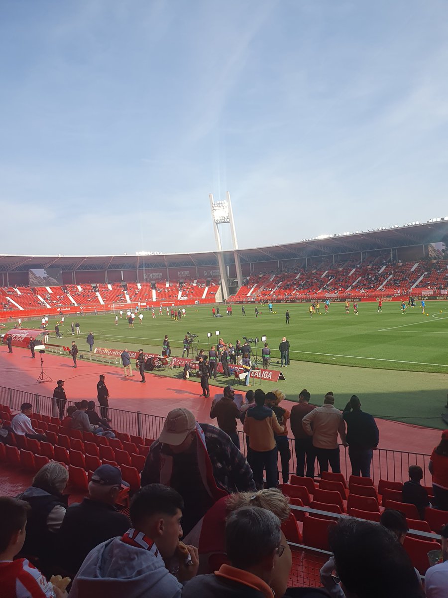 Starter fotballåret i Almeria. Nydelige forhold, shorts og øl 🙋‍♂️ #groundhopper #nystadion