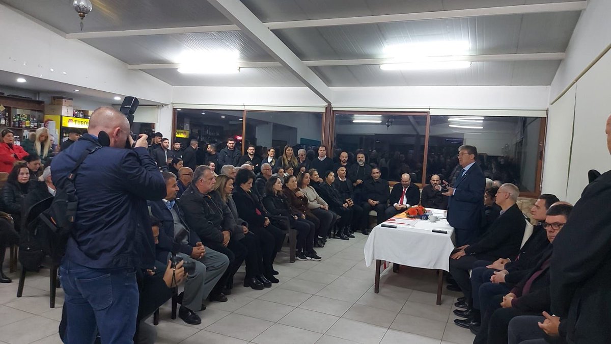 oberova1's tweet photo. Cumartesi günü, UBP Genel Başkanı ve Başbakan Ünal Üstel’in Girne İlçesi Alsancak, Lapta, Karşıyaka ziyaretlerine iştirak edip katılımcıları ve üyeleri gündeme ilişkin konularda bilgilendirip sorularını yanıtladık. Teşekkürler #Alsancak #Lapta #Karşıyaka #Girne #KKTC https://t.co/zpdNiTpKlI