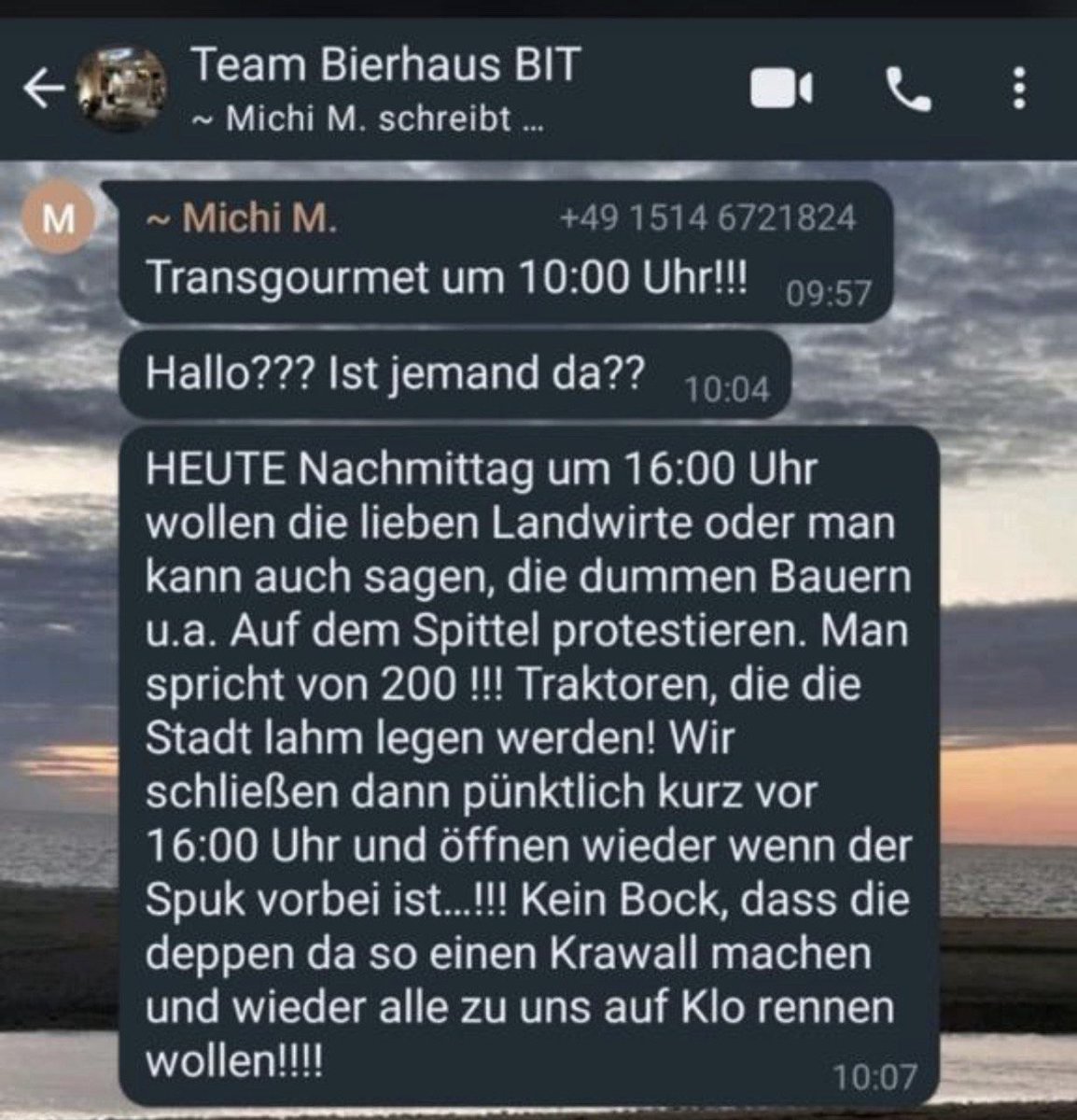 Ostbelgistan's tweet photo. Team Bierhaus Bitburg, sehr schlau, von was wird Bier gemacht? Genau, wer baut das an? genau, die da sind wirklich sehr schlau…🫢🙄 https://t.co/s1SR7Fgt61