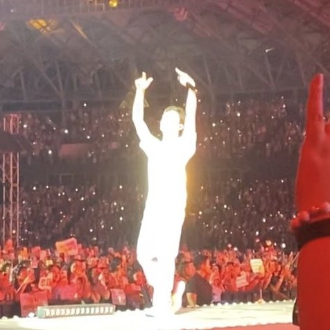mainlyjh's tweet photo. glowing vernon 😭

2019               🤝             2024 https://t.co/YuSy691VNB
