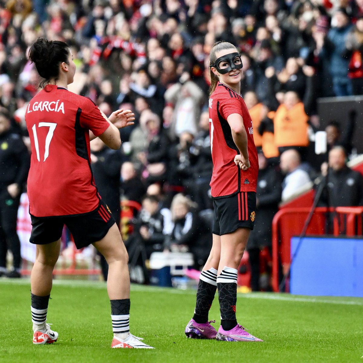 ManUtdWomen's tweet photo. 🦸‍♀️ https://t.co/cvDb1PAr66