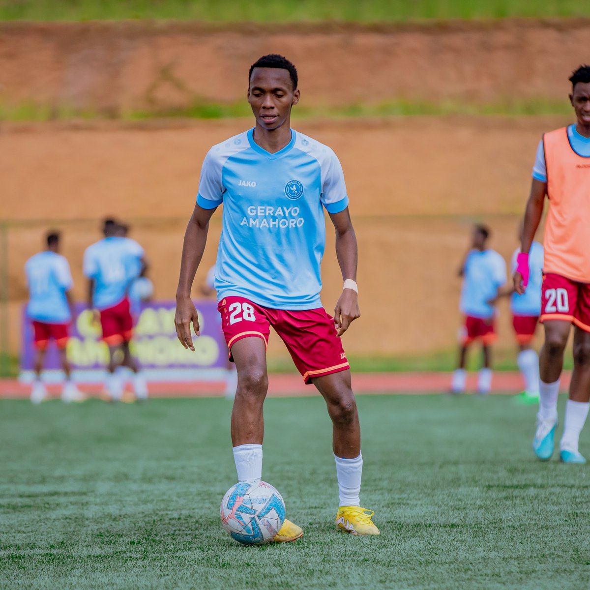 policefcrwanda's tweet photo. Warm Up ✔️
⏭️⏭️ Kick-Off in 15 Min
#SUNPOL https://t.co/vUzK2CP8yX