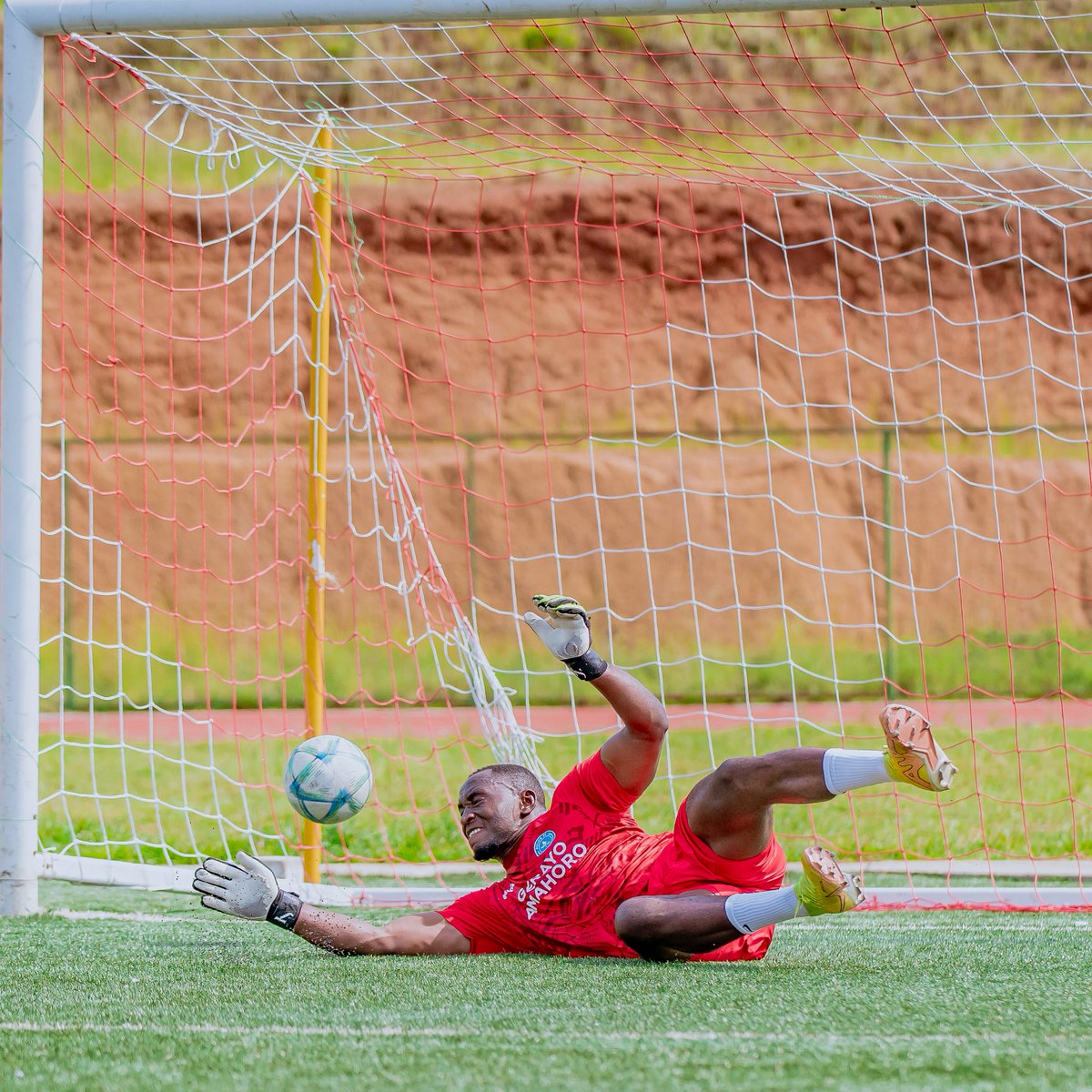 policefcrwanda's tweet photo. Warm Up ✔️
⏭️⏭️ Kick-Off in 15 Min
#SUNPOL https://t.co/vUzK2CP8yX