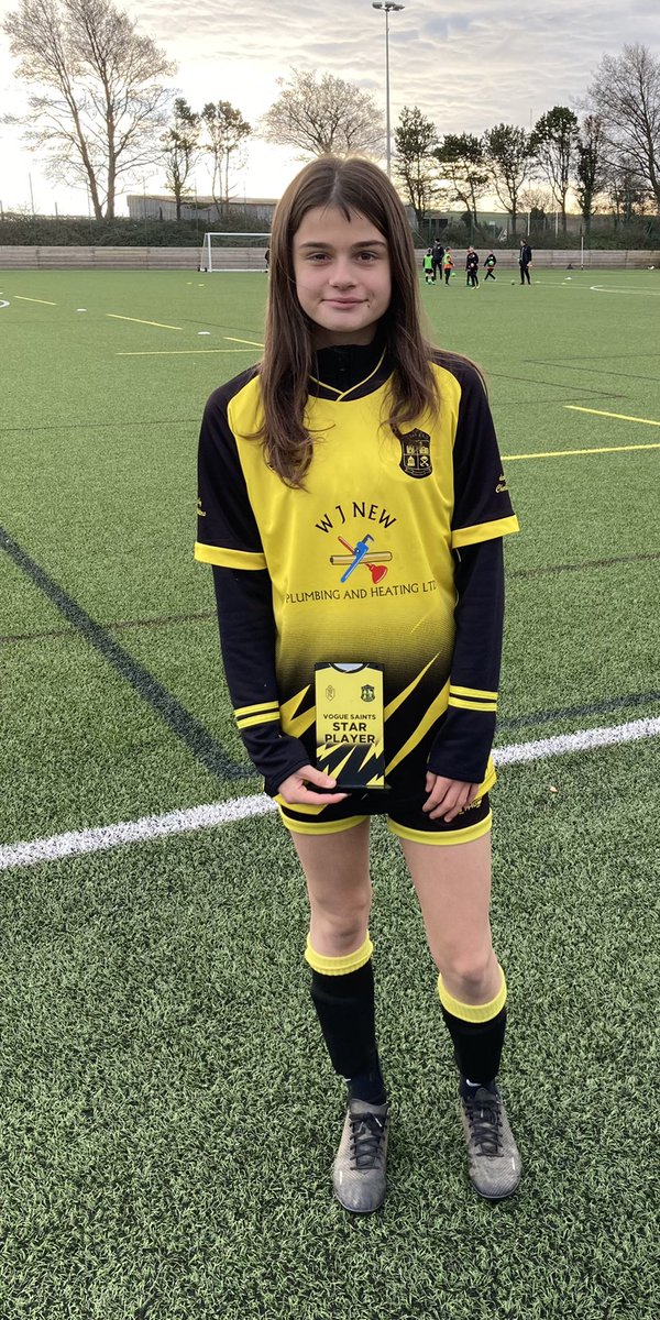 U13 League 1 West
Match Day 6

    Vogue Saints Star Player
        🌟🌟🌟Evie🌟🌟🌟

Chosen by the Vogue Saints coaches 💛🖤💛🖤

A fantastic opportunist goal. Fully deserved your award today. 

Well done Evie 👏🏻👏🏻

#WeAreVogueSaints 〓〓