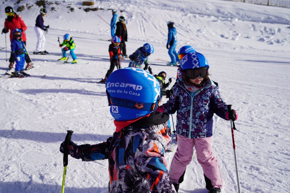 ComuEncamp's tweet photo. Comença una nova edició rècord de l’escola de neu del Comú d’Encamp amb 198 de participants!
+ ℹ️ ⛷️🎿🏂
..
https://t.co/IuVcVRTCKg
..
#encamp #andorra #comuencamp #escoladeneu #grandvalira
🤝 @grandvalira https://t.co/g1jEjZ1Ir8