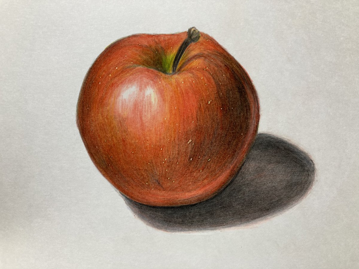 hZsxJkhHvLx6ZCx's tweet photo. ラキット　ぼんぼん先生の「初心者でも描ける！　超リアルな色鉛筆画」で、りんごを描きました🍎
下書きの描き方から仕上げまでとても丁寧に解説してくださったので、最後まで仕上げることができました！
#lakit https://t.co/V5VsPYH620