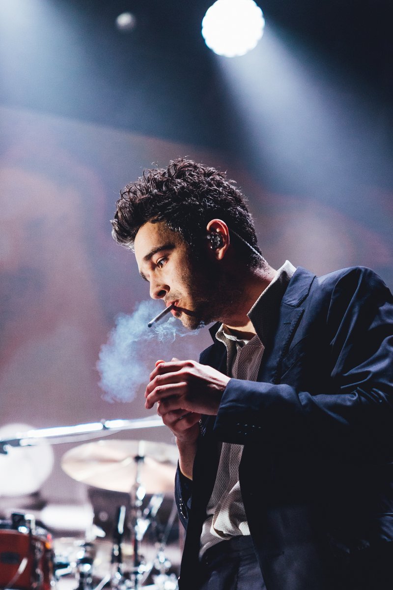 iHeartRadio's tweet photo. Matty Healy #iHeartALT2024 appreciation post

📸: @skylerbarberio https://t.co/HXn93SRFay