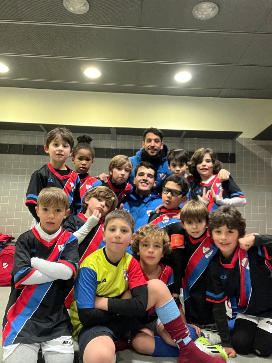 CelticCastilla's tweet photo. LIGA | PREFERENTE PREBENJAMIN Grupo 7

#PrebenjaminA 4️⃣➖0️⃣ @CDCanillas 

⚪️🔴🔵 #VamosCeltic #cantera https://t.co/qmuW6OjImS