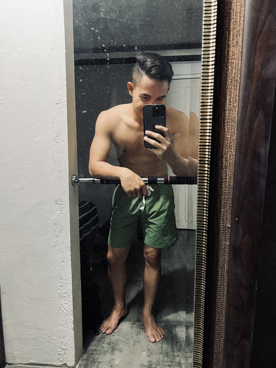 RoldanOcampo's tweet photo. 7 straight days.
Kahit na 50% of an all out hoe workout. π€£
Nakakatamad kasi. π
Sipagin pa sana at magtuloy tuloy. π
#fitness #homeworkout #skinnyproblems https://t.co/GsbBmxzujA