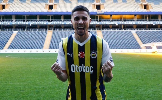 fbglaxy's tweet photo. Rade Krunic: "Sonunda buradayım"
#FenerinMaçıVar
#Abdülkerimbardakçı #MertHakan #gaziantepfk #JacNicholson https://t.co/lVB2rMMEvi