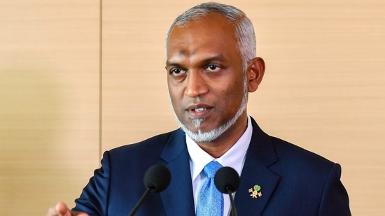 NewsAlgebraIND's tweet photo. BIG NEWS ⚡ Maldives President Mohammed Muizzu now wants to diversify the import of food items & medicines from other countries to reduce dependence on anyone country.

PRICE RISE expected & his Unpopularity will increase further🔥🔥

Yesterday only his party lost the mayor's election in the capital Male by a HUGE margin to a Pro India Party.

Even state-owned health insurance service, Aasandha, will expand its coverage to include hospitals in different different countries.