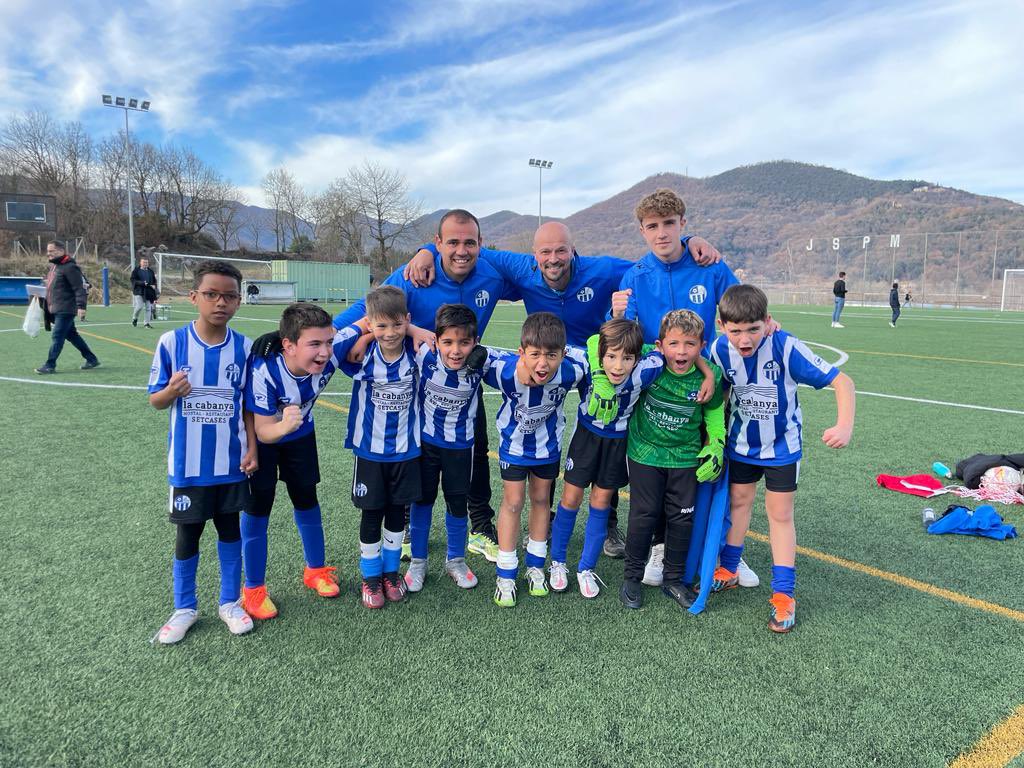 Victòria del Benjamí B aquest matí al Pic del Bac! Seguim!🔝

#sempresantpere #futboldebarri #somblaus
🔵⚪️🔵⚪️🔵