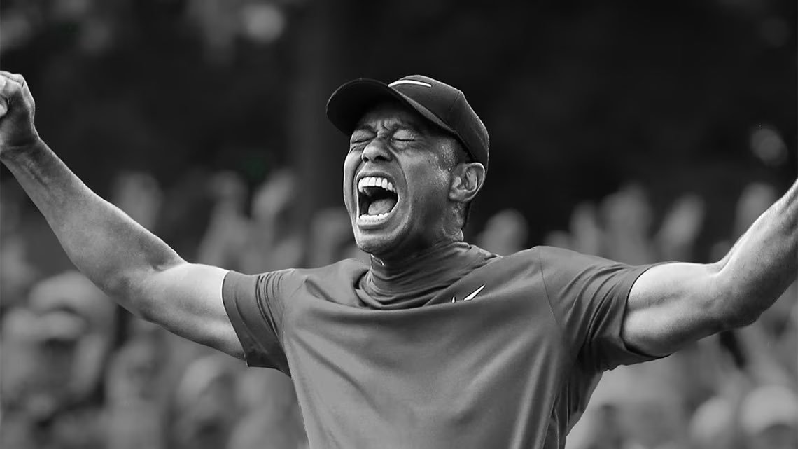 ElArteDeVivir__'s tweet photo. “Tiger Woods estaba llenando su mente con palabras destinadas a hacerlo grande.  

Escribió algunos de los mensajes de los casetes de autoayuda en una hoja de papel que luego pegó a la pared de su dormitorio:  

Creo en mi  

Mi fuerza es grande

Sonrío ante los obstáculos  

Mis decisiones son fuertes

Me concentro y lo doy todo  

Lo hago con todo mi corazón  

Mi voluntad mueve montañas

Seré dueño de mi propio destino

Lo mantengo, fácil y naturalmente

Cumplo mis propósitos poderosamente

Tiger escuchaba esas cintas y leía esos papeles con tanta frecuencia que los gastaba."

Por eso cada semana subo un post con "afirmaciones del día", creo que son poderosas.