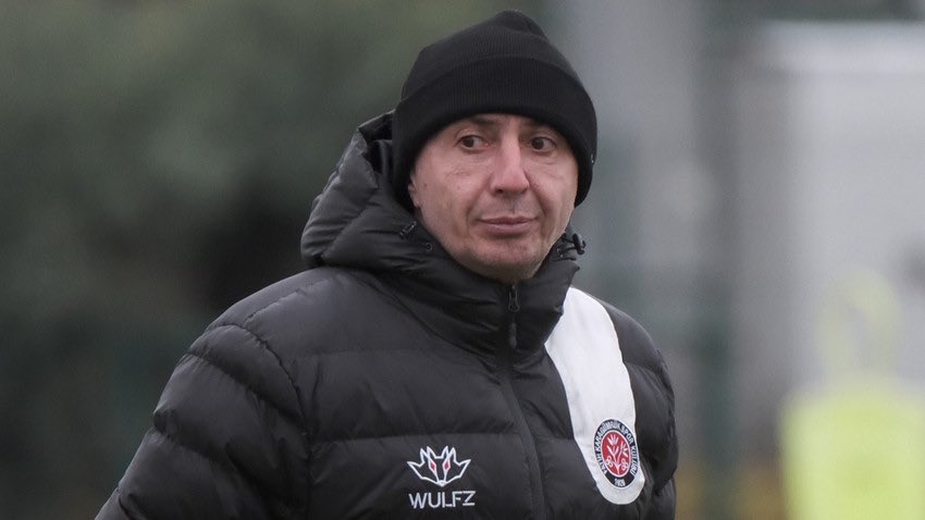 Fatih Karagümrük Teknik Direktörü Şota Arveladze: 

“Stadımız yok, seyirciler maça gelemiyor. Pozitif enerjiyi nereden alacağız, Instagram'dan mı alacağız?”