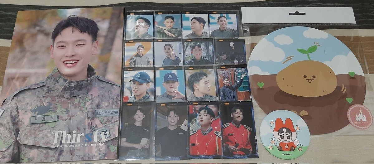 bonzon_i's tweet photo. Received today! Super thank you @DAWONF0RME sobra galing maghanap ng photocards 😆 Finally, completed Youngbin's PCs na 💕💕 https://t.co/61rQC1MnO9