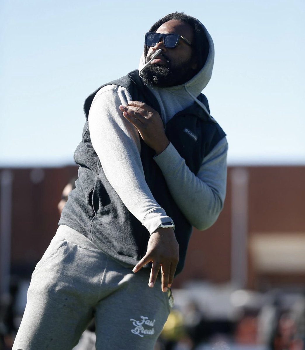 Greg Moore II (@fbwo_) on Twitter photo Always honored and grateful to be in the position to help these young ball players.
Final note: Never stop🖖🏾
📸<a href="/_callmejeremiah/">Jeremiah Evans</a> Always honored and grateful to be in the position to help these young ball players.
Final note: Never stop🖖🏾
📸<a href="/_callmejeremiah/">Jeremiah Evans</a>