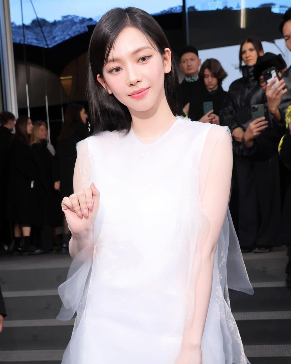 karinaspics's tweet photo. THE PRINCESS

KARINA AT PRADA FW24
#KARINAxPradaFW24
#KARINA #PradaFW24 @Prada https://t.co/Qz4UtsmqoK