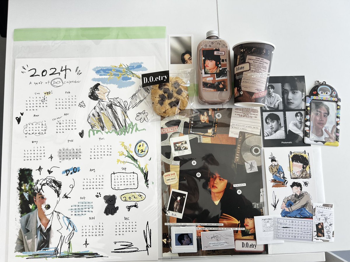 burningdyo's tweet photo. 경수생카 - 𝗥𝗘𝗔𝗥 𝗖𝗢𝗙𝗙𝗘𝗘 ☕️ 

#도경수라는_시

I got lost at first but thankfully I found it at last. I love the 2024 Calendar so much! It’s so big, I will used it well marking memories with 경수 😭 It has both 공감 & 기대 album theme so I love it! Thank you for the cafe event ❤️