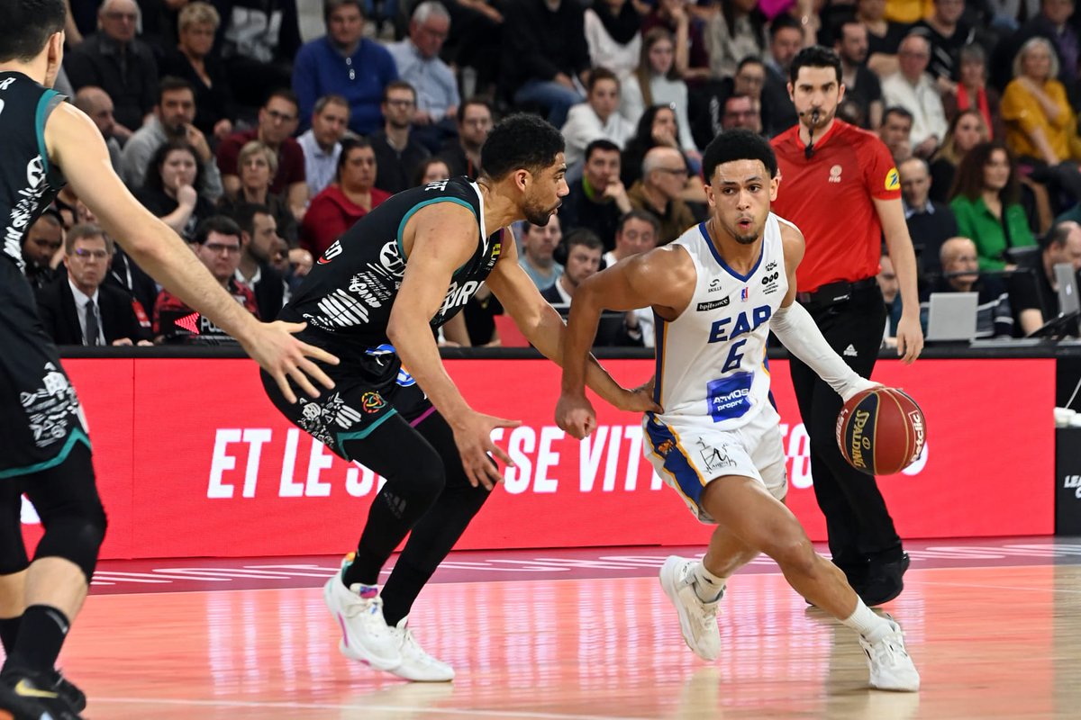 SteMetropole's tweet photo. [LeadersCup 2024 - Conf. de presse] « Cette Leaders Cup, au regard du succès rencontré en 2023, vous l’avez amplement méritée », souligne le Président de la @LNBofficiel, Philippe Ausseur. Rdv du 16 au 18 février à l’Arena #SaintÉtienne Métropole. Infos 👉 https://t.co/zSDui2JH3C https://t.co/6SzVxcHZOZ
