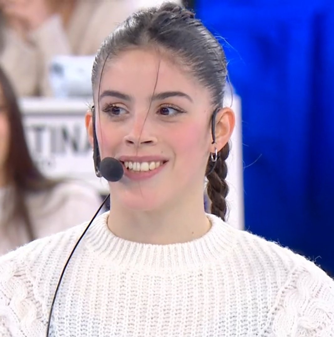 IlMondodellaTV's tweet photo. #Anbeta: "A me piace #Gaia, mi arriva la sincerità della sua danza" 👏
#amici23 https://t.co/mVGSCx14MV